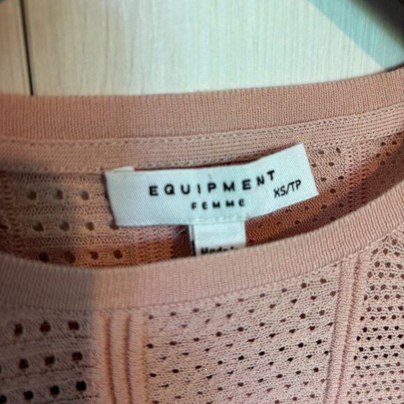 Equipment Femme Islet Pullover top, Pink XS *As worn by Jenna Ortega! - Picture 4 of 7